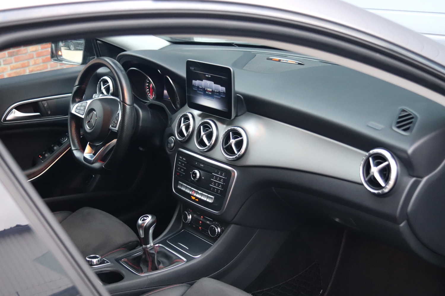 BMW-120i-F20-LCI-2017-7457-124.JPG