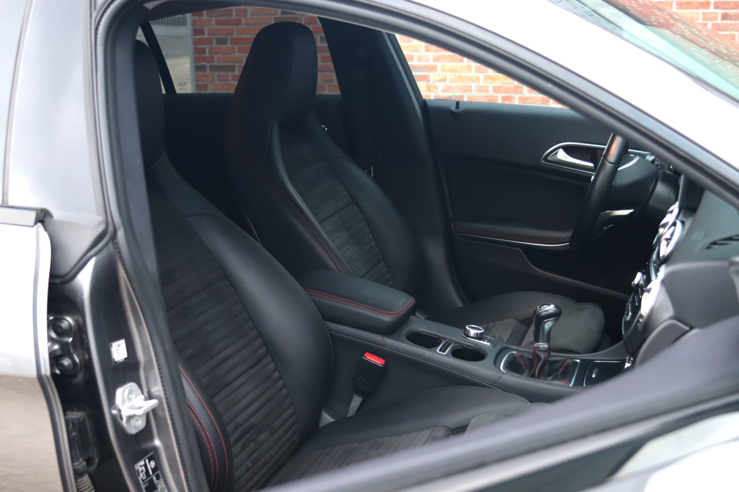 BMW-120i-F20-LCI-2017-7457-128.JPG