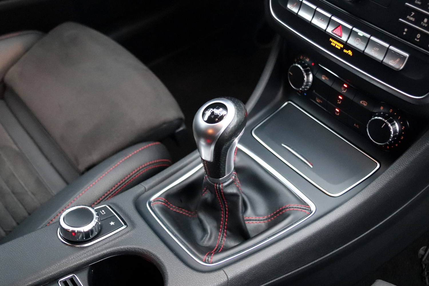 BMW-120i-F20-LCI-2017-7457-133.JPG