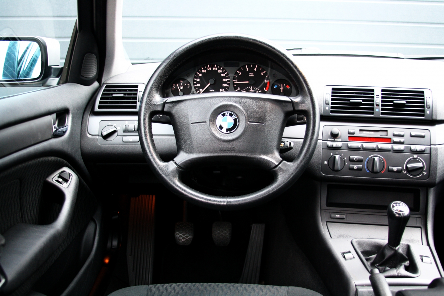 BMW-316i-E46-2000-076.JPG