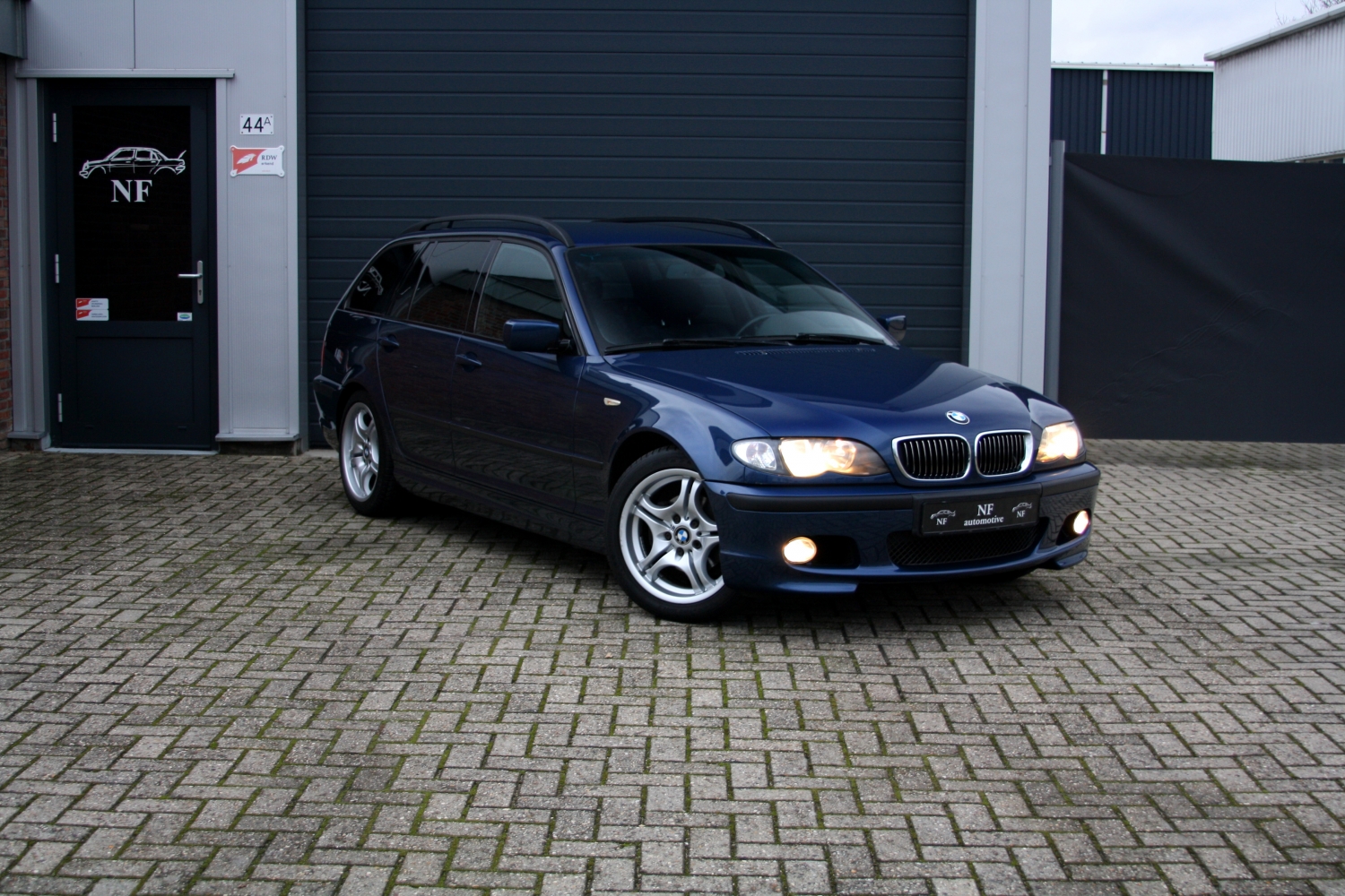 BMW-318i-Seda-E46-1998-107.JPG
