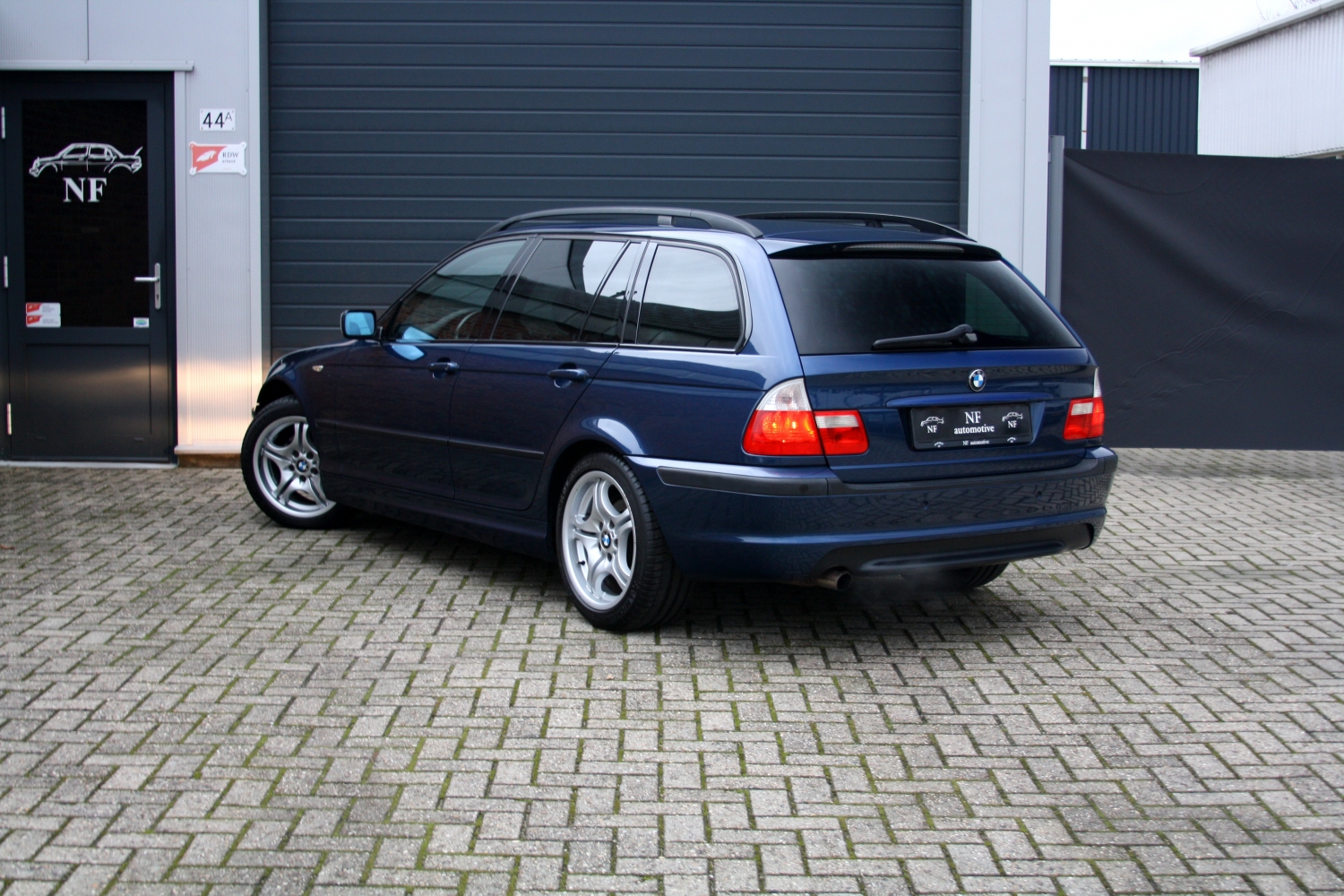 BMW-318i-Seda-E46-1998-111.JPG