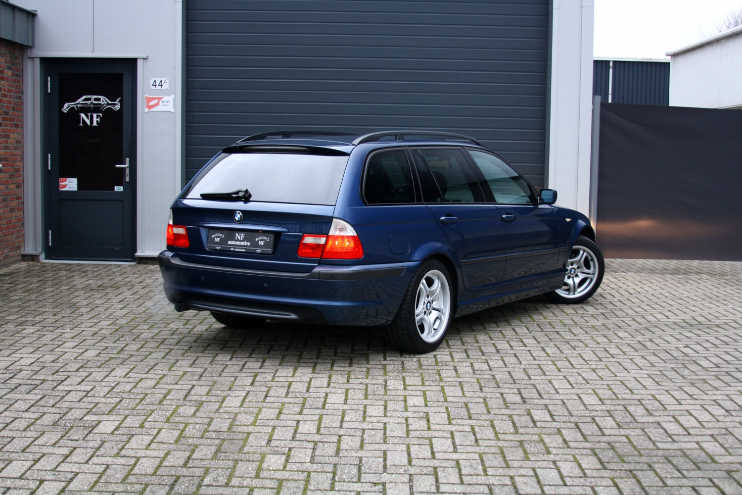 BMW-318i-Seda-E46-1998-112.JPG