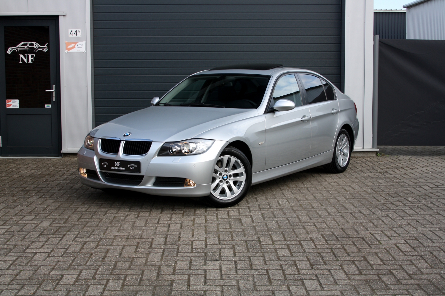 Bmw 318i e90