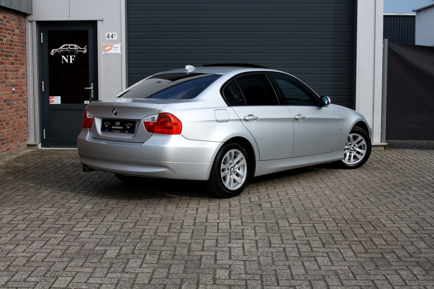 Bmw 318i e90