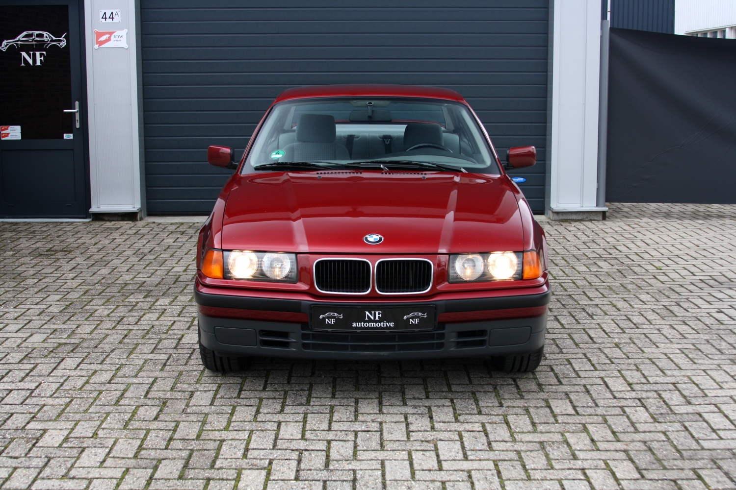 BMW-318is-E36-1992-002.JPG