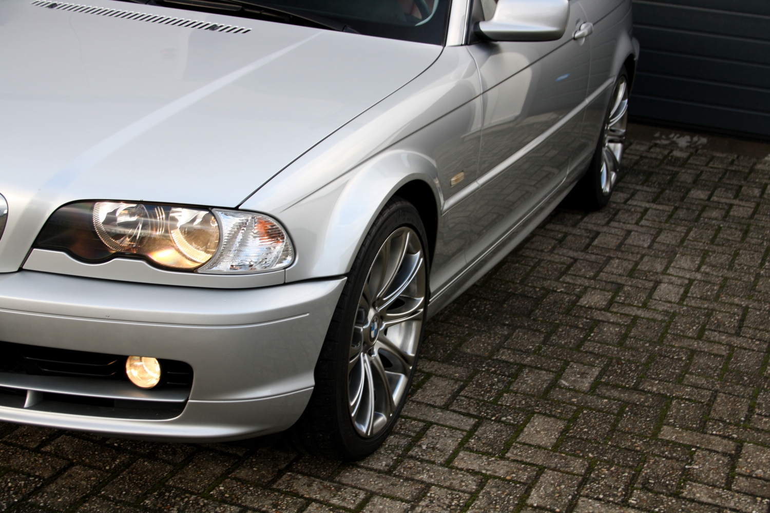 BMW-320CI-E46-2000-020.JPG