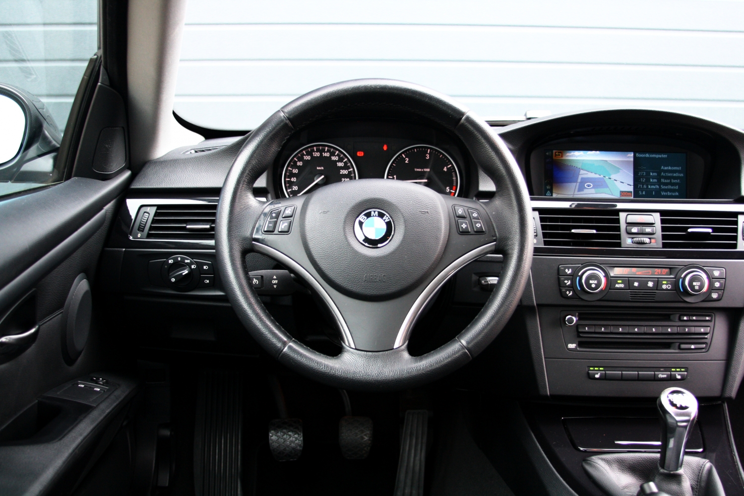 BMW-320D-Coupe-E92-2007-025.JPG