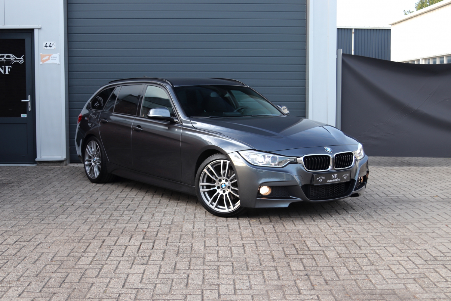 BMW-320D-Touring-F31-2013-HH683P-024.JPG