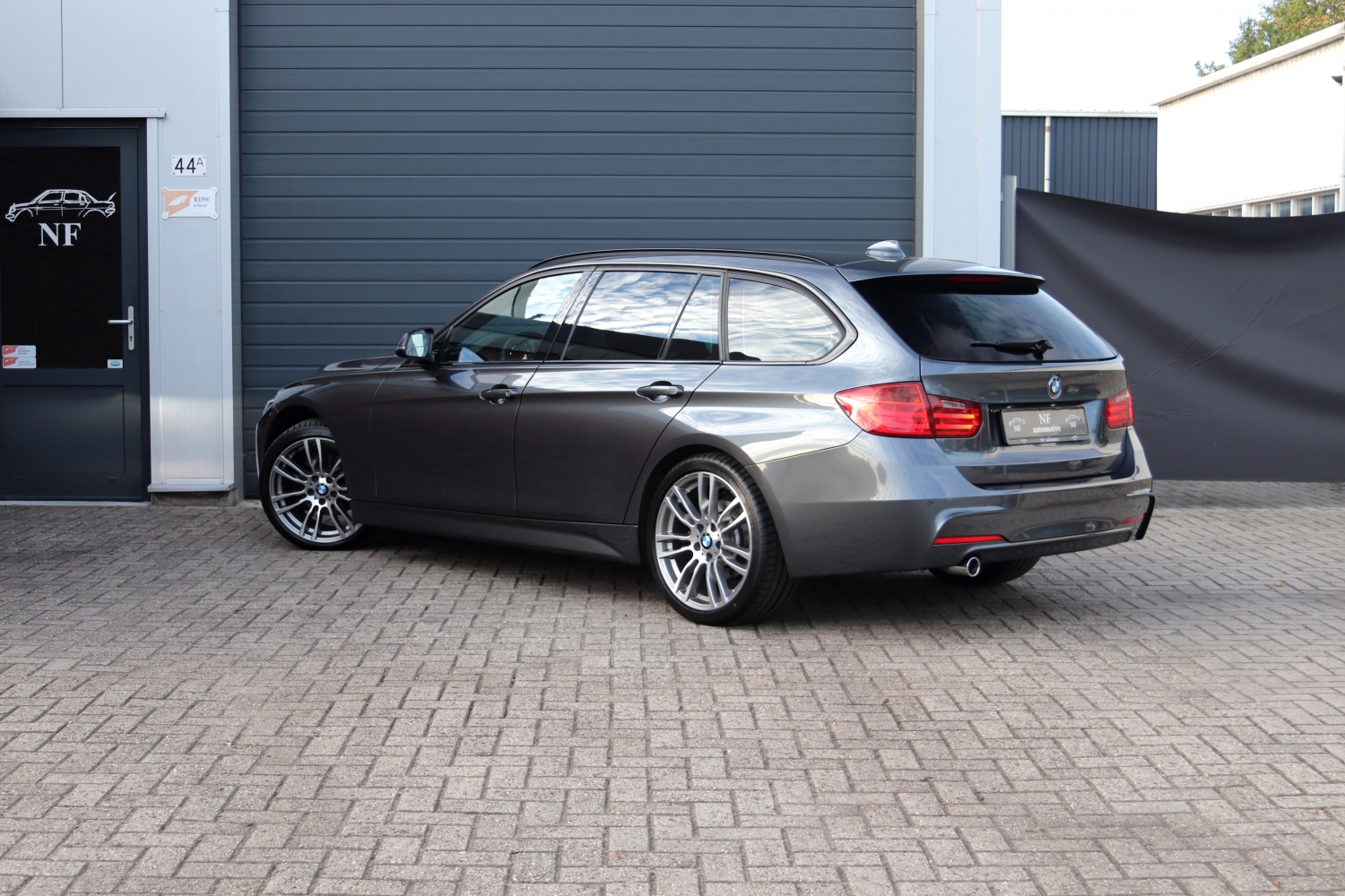 BMW-320D-Touring-F31-2013-HH683P-029.JPG