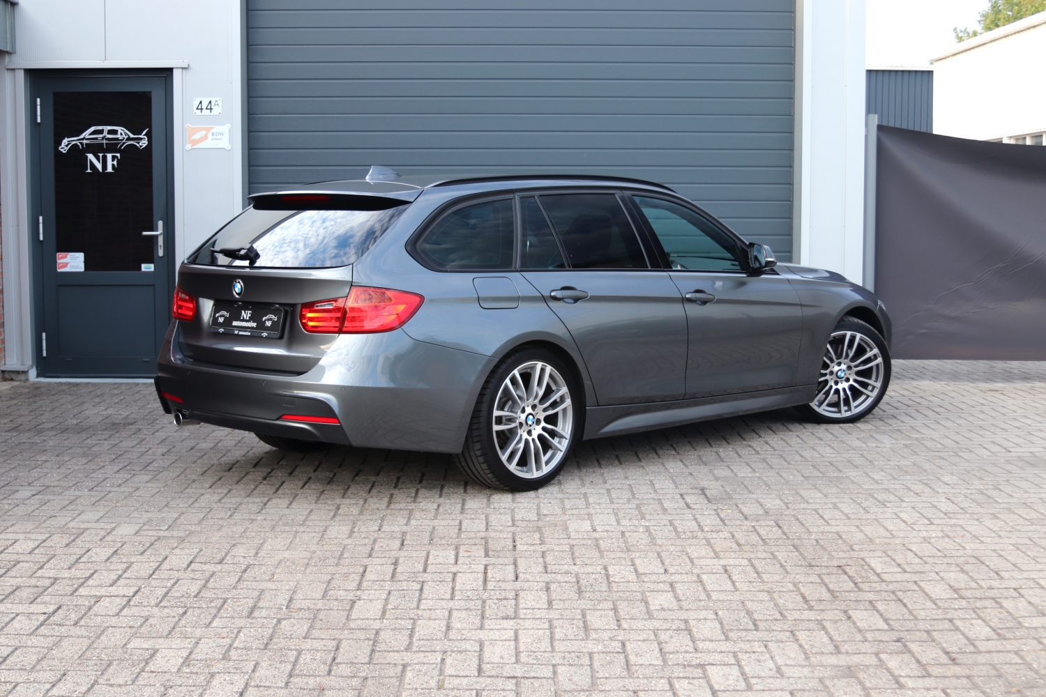 BMW-320D-Touring-F31-2013-HH683P-033.JPG