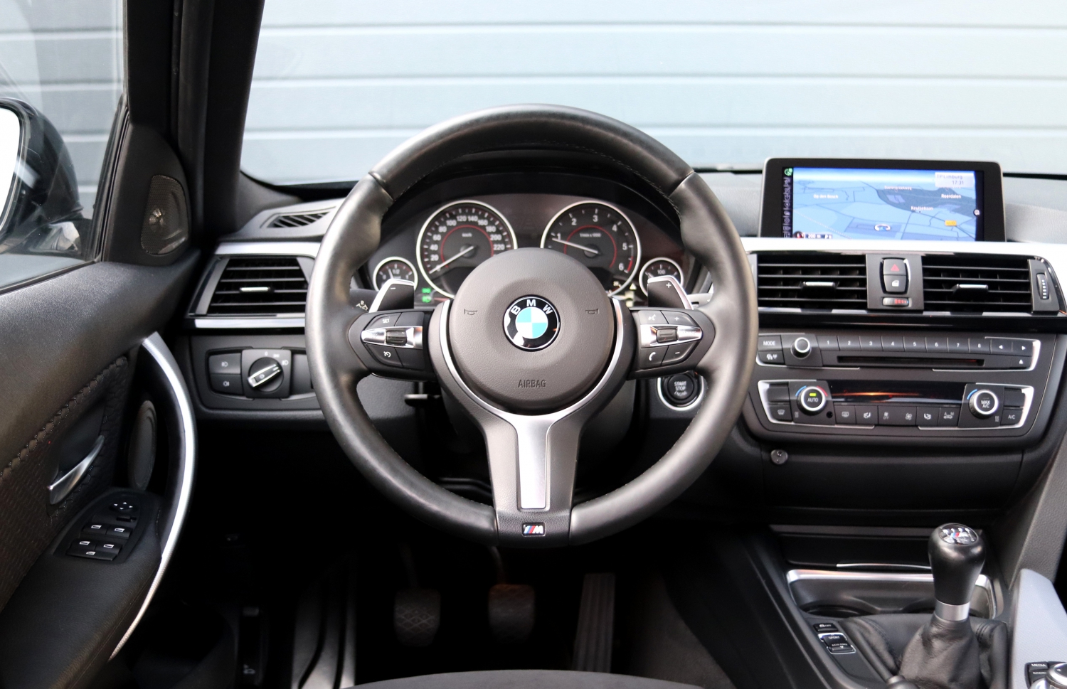 BMW-320D-Touring-F31-2013-HH683P-040.JPG