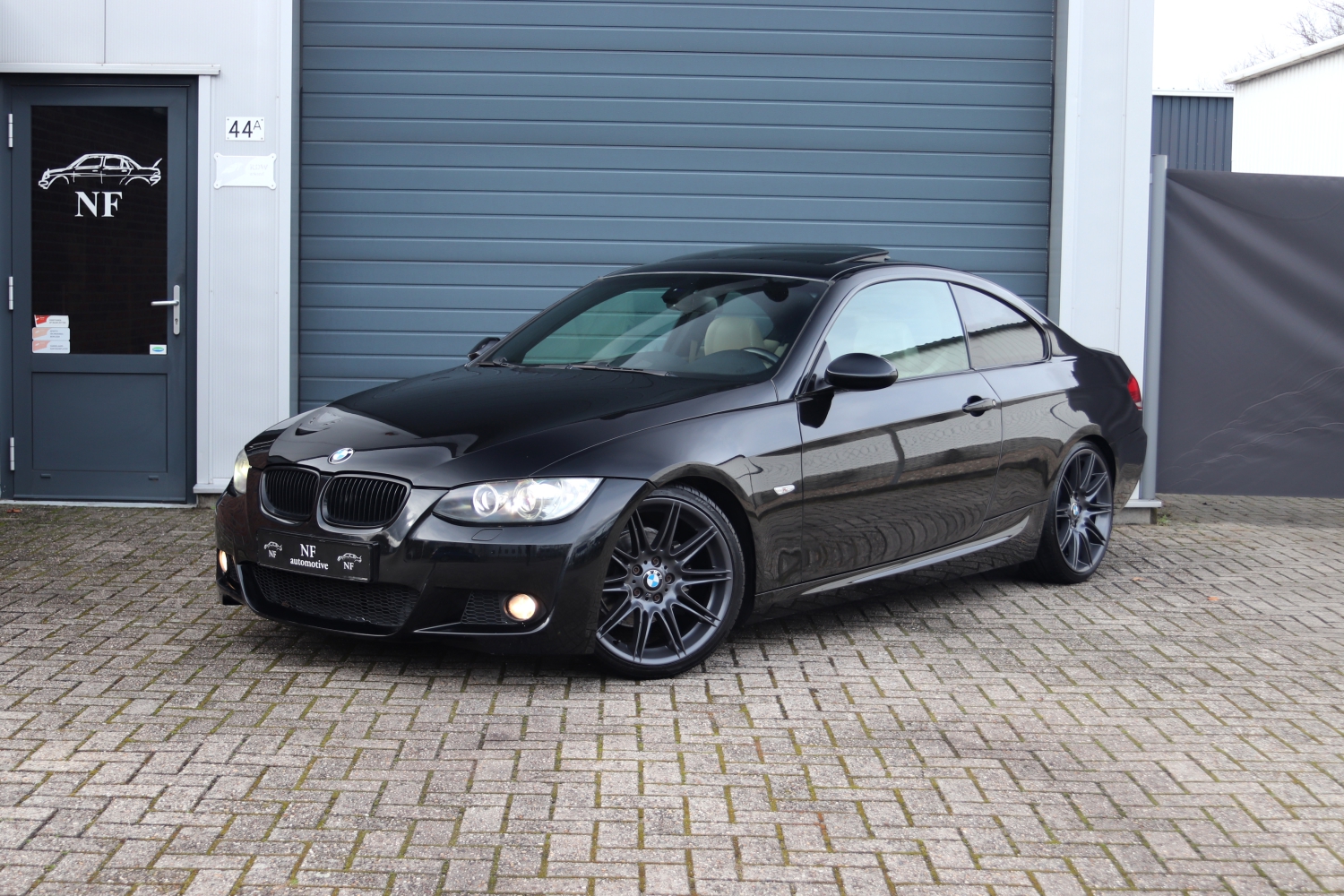 BMW 320i Coupé E92 kopen bij NF Automotive