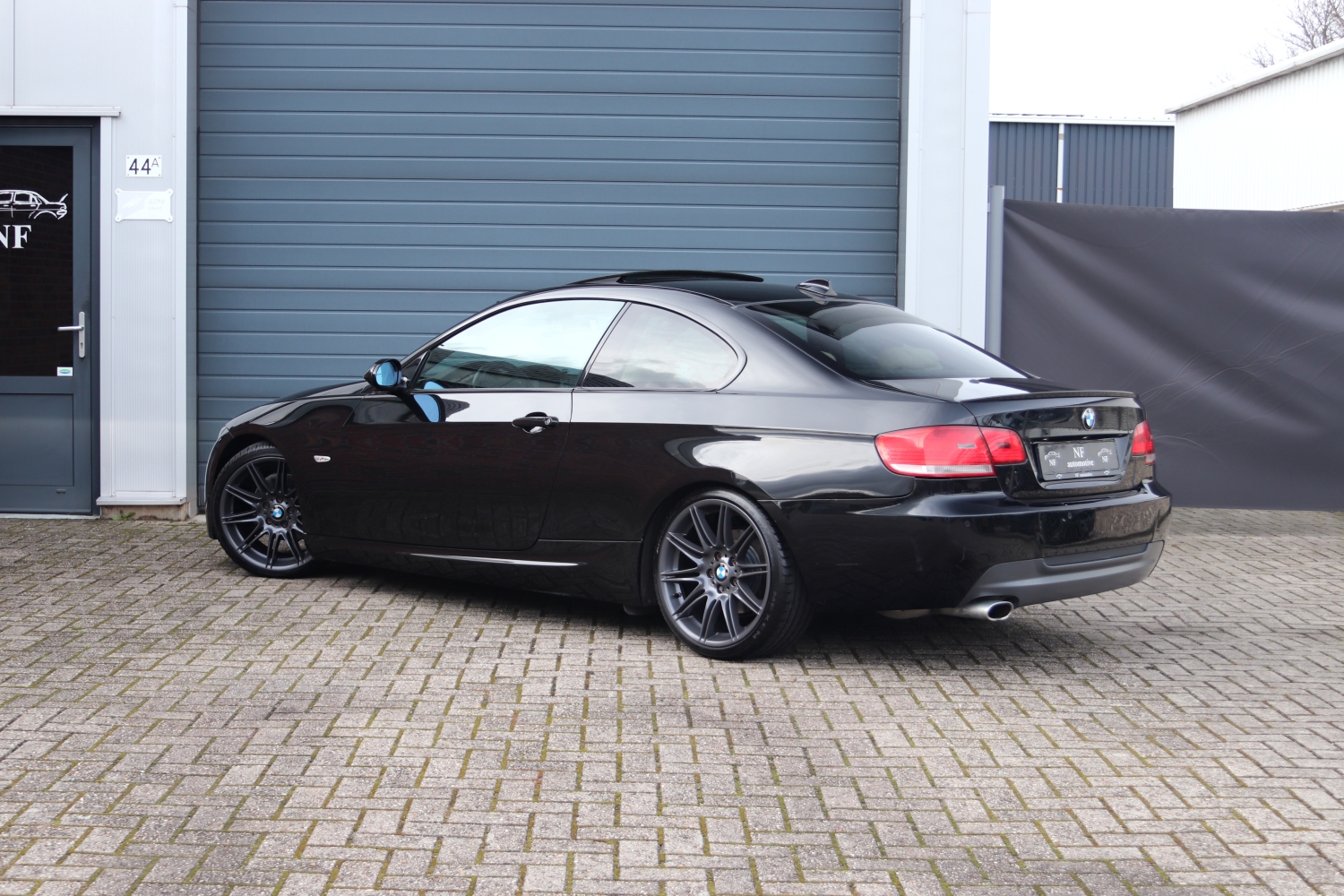 BMW-320i-Coupe-E92-2008-ZT632J-012.JPG