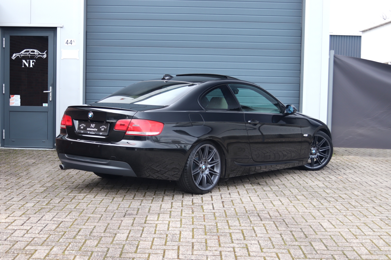 BMW-320i-Coupe-E92-2008-ZT632J-018.JPG