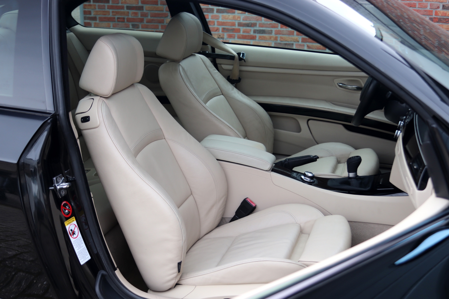 BMW-320i-Coupe-E92-2008-ZT632J-028.JPG