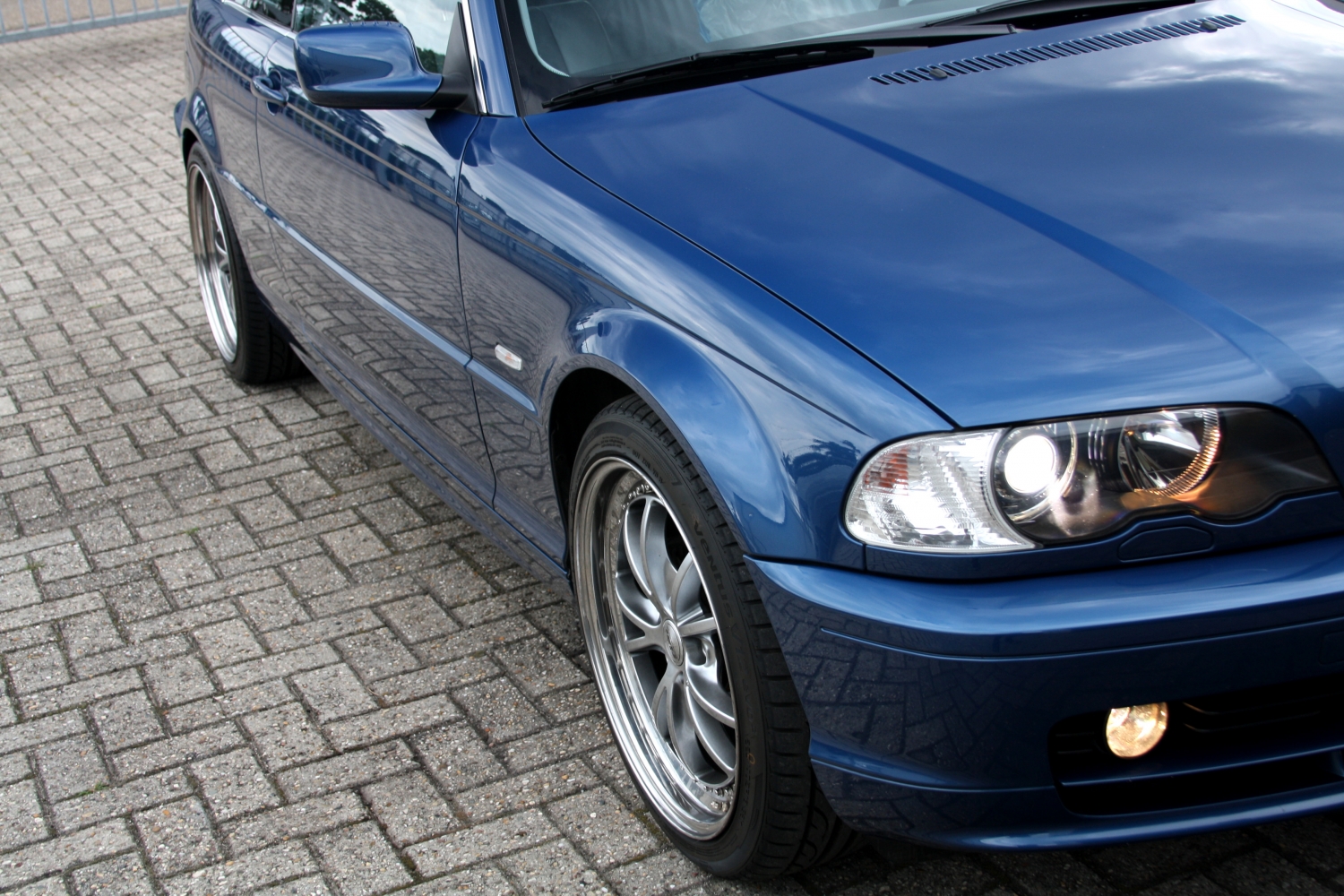 BMW-323CI-E46-1999-086.JPG