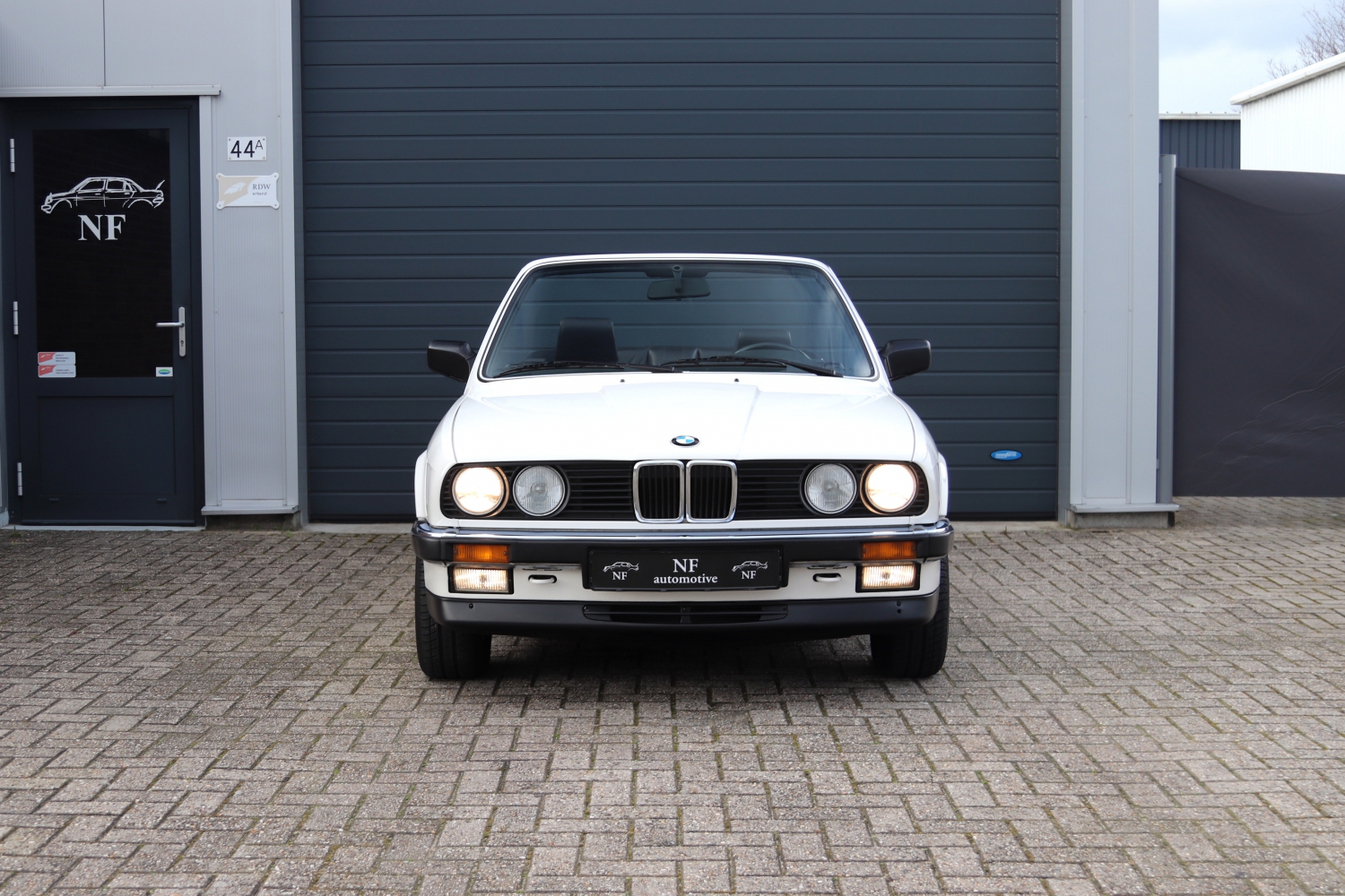 BMW-325i-Cabriolet-E30-1986-65RRT2-011.JPG