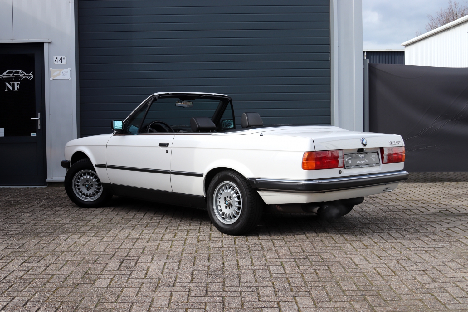 BMW-325i-Cabriolet-E30-1986-65RRT2-016.JPG