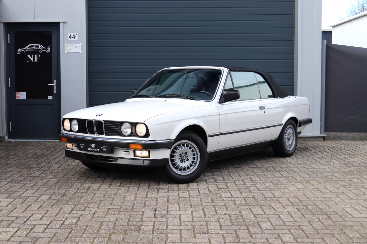 BMW-325i-Cabriolet-E30-1986-65RRT2-124.JPG