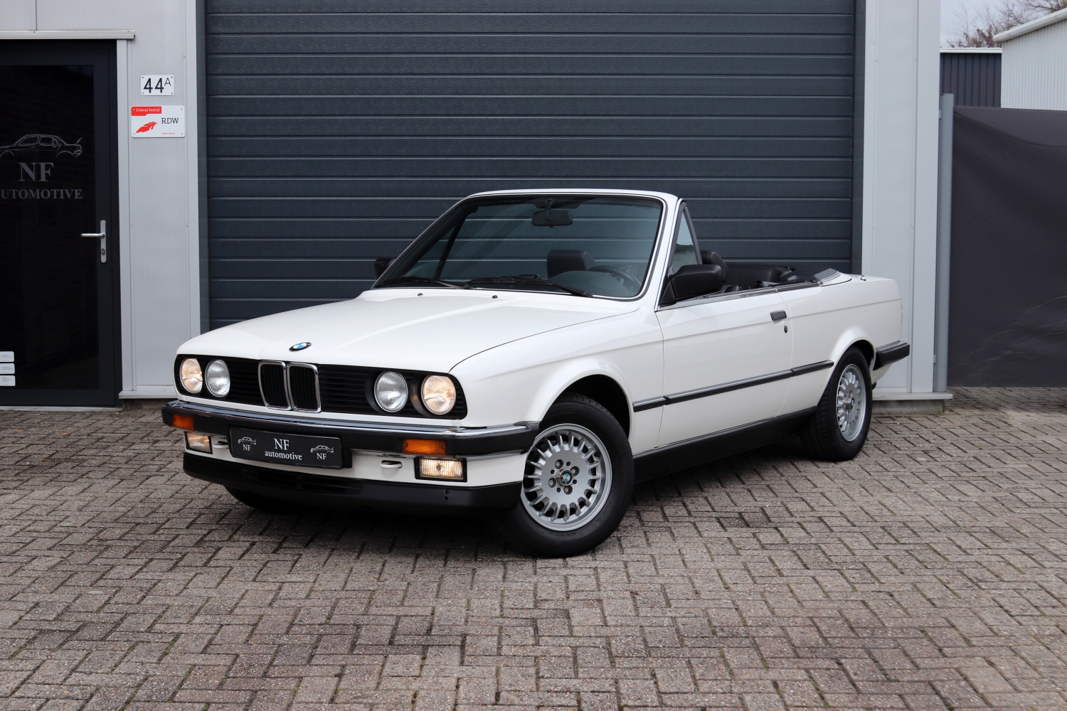 BMW-325i-E30-Cabriolet-65RRT2-2167-001.JPG