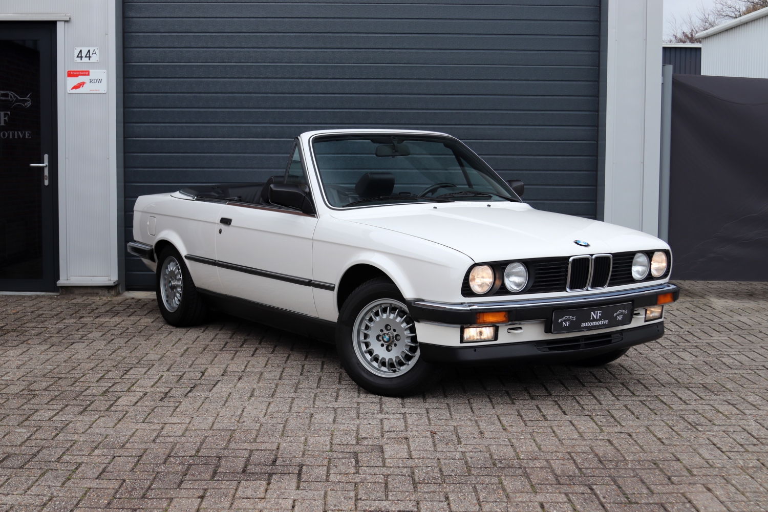 BMW-325i-E30-Cabriolet-65RRT2-2167-003.JPG