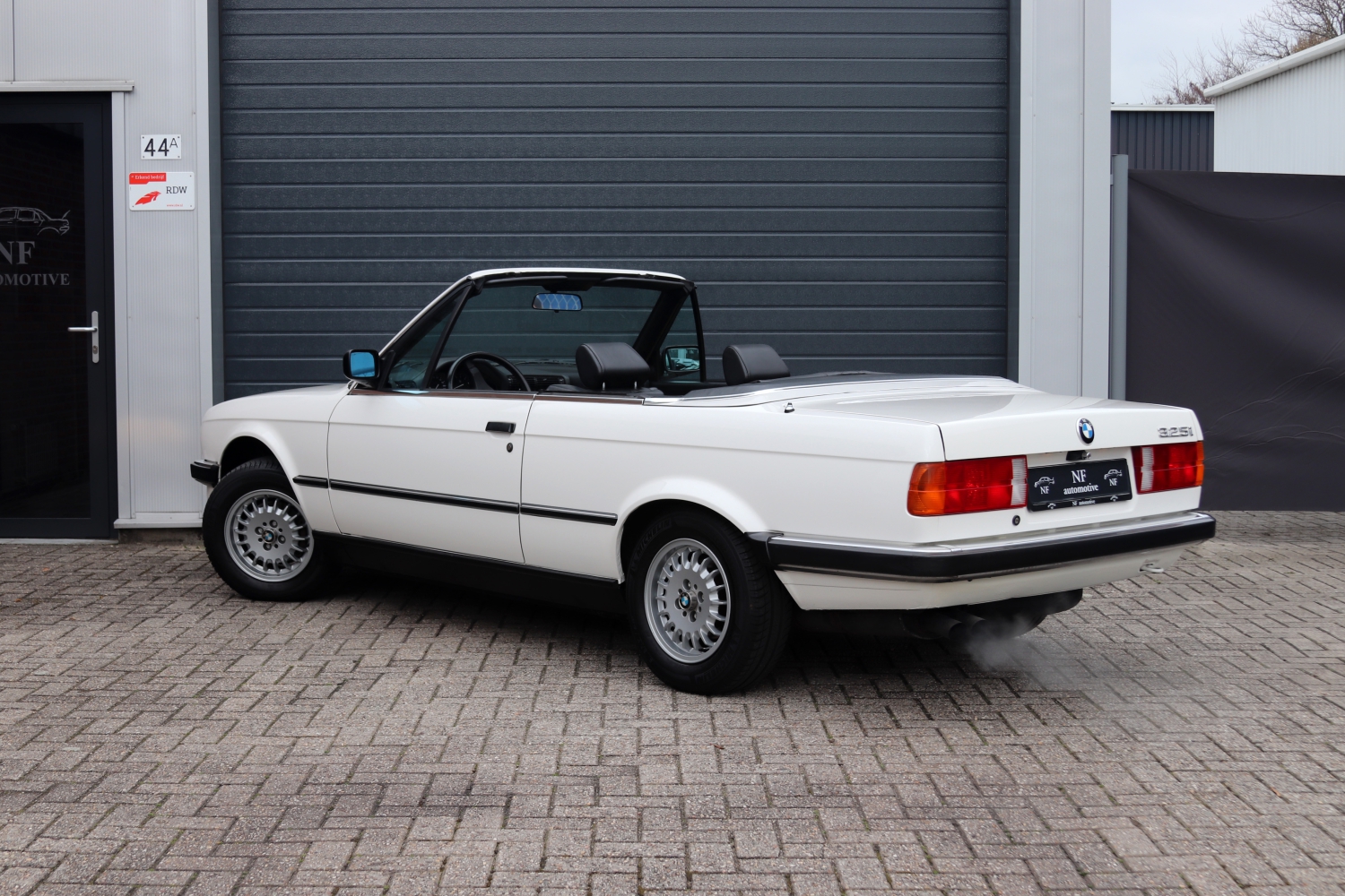 BMW-325i-E30-Cabriolet-65RRT2-2167-004.JPG
