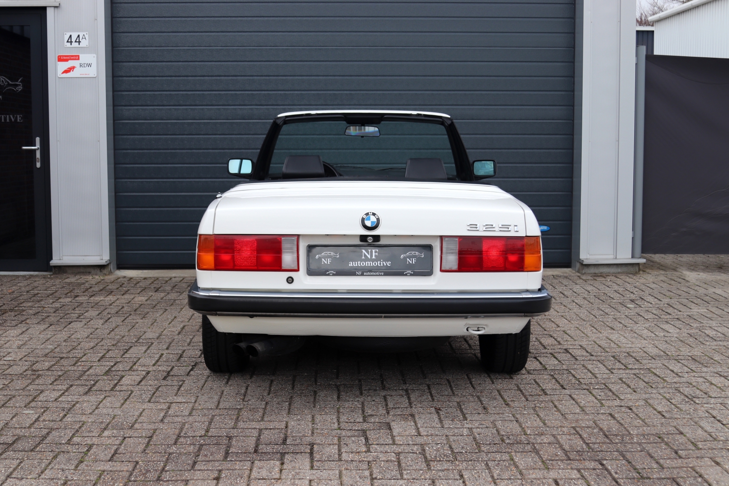 BMW-325i-E30-Cabriolet-65RRT2-2167-006.JPG