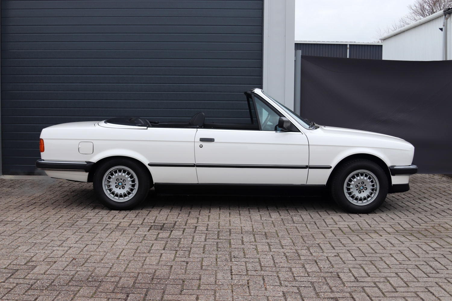 BMW-325i-E30-Cabriolet-65RRT2-2167-025.JPG