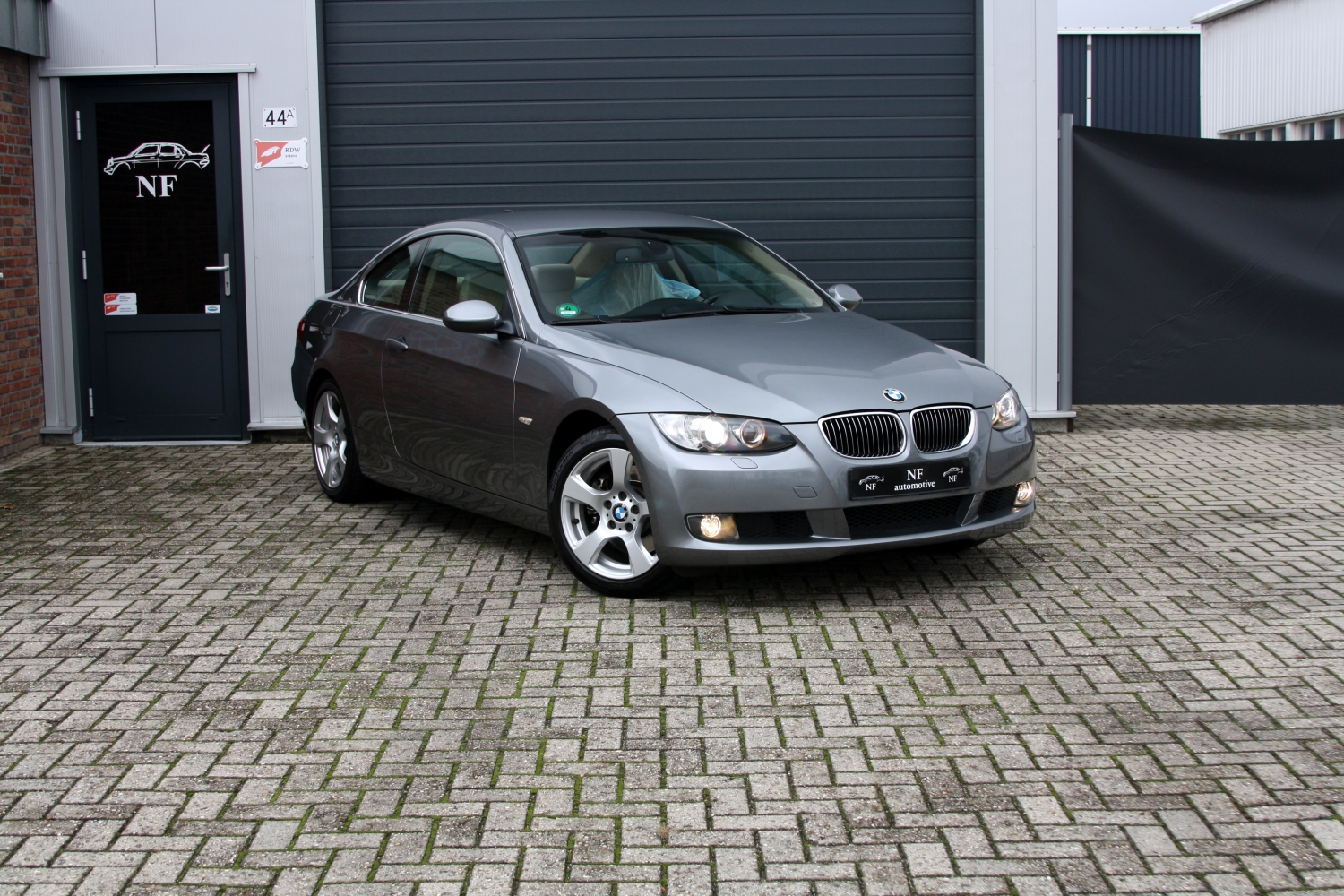 BMW-325i-E92-2006-011.JPG