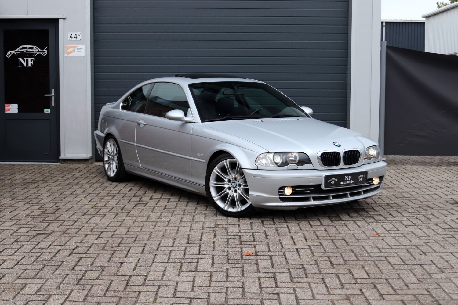 BMW-328Ci-E46-2000-46JLG8-010.JPG