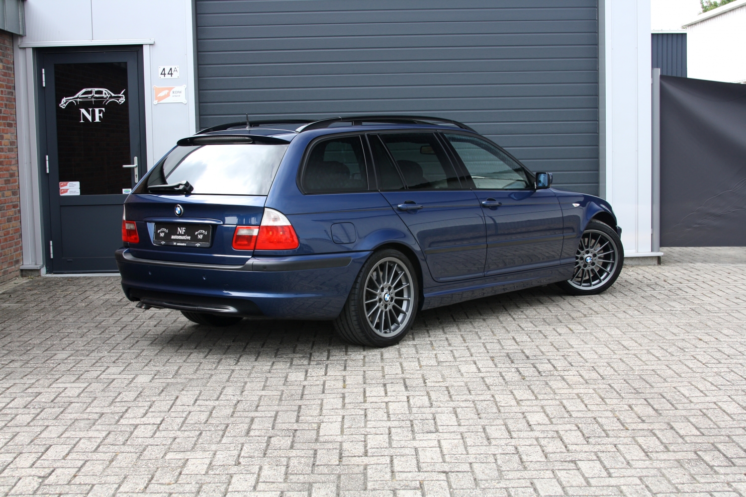 BMW-330D-Touring-E46-2004-86LLJ9-010.JPG