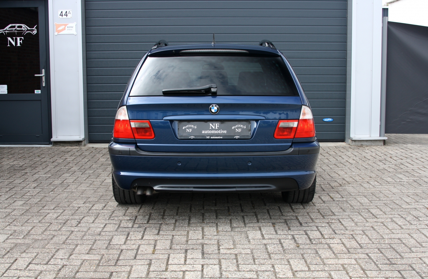 BMW-330D-Touring-E46-2004-86LLJ9-017.JPG