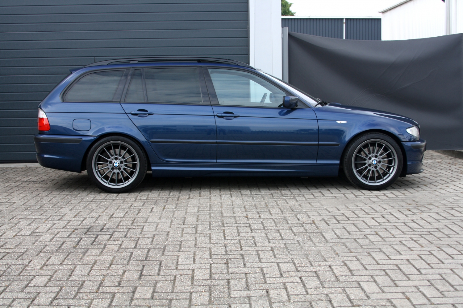 BMW-330D-Touring-E46-2004-86LLJ9-047.JPG