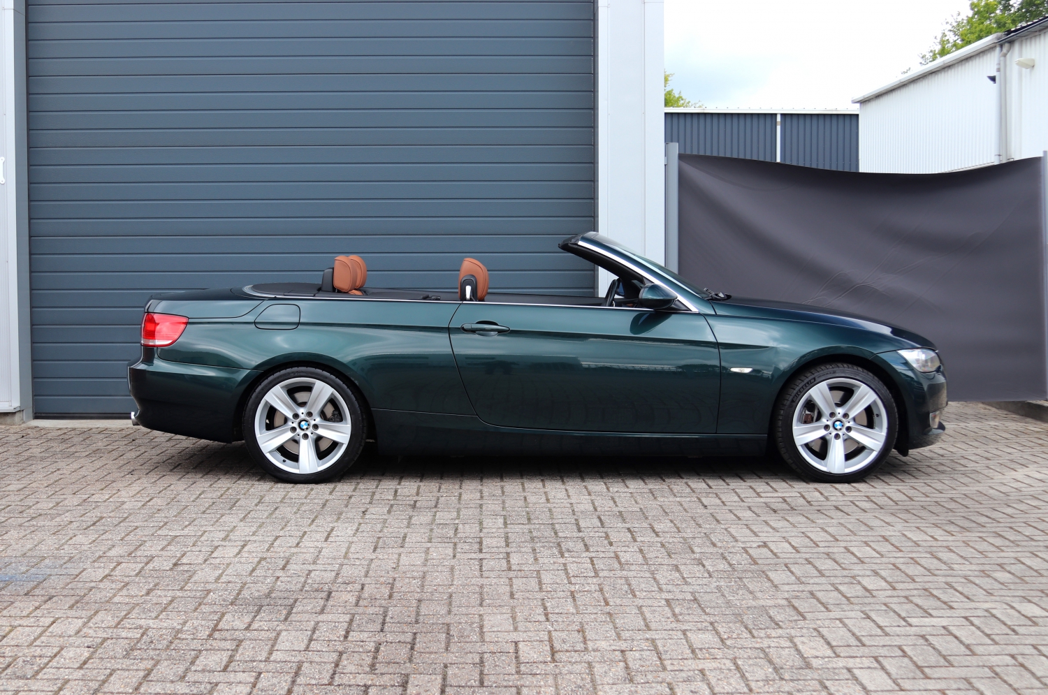 BMW-335i-Cabriolet-E93-2008-06PZV4-008.JPG