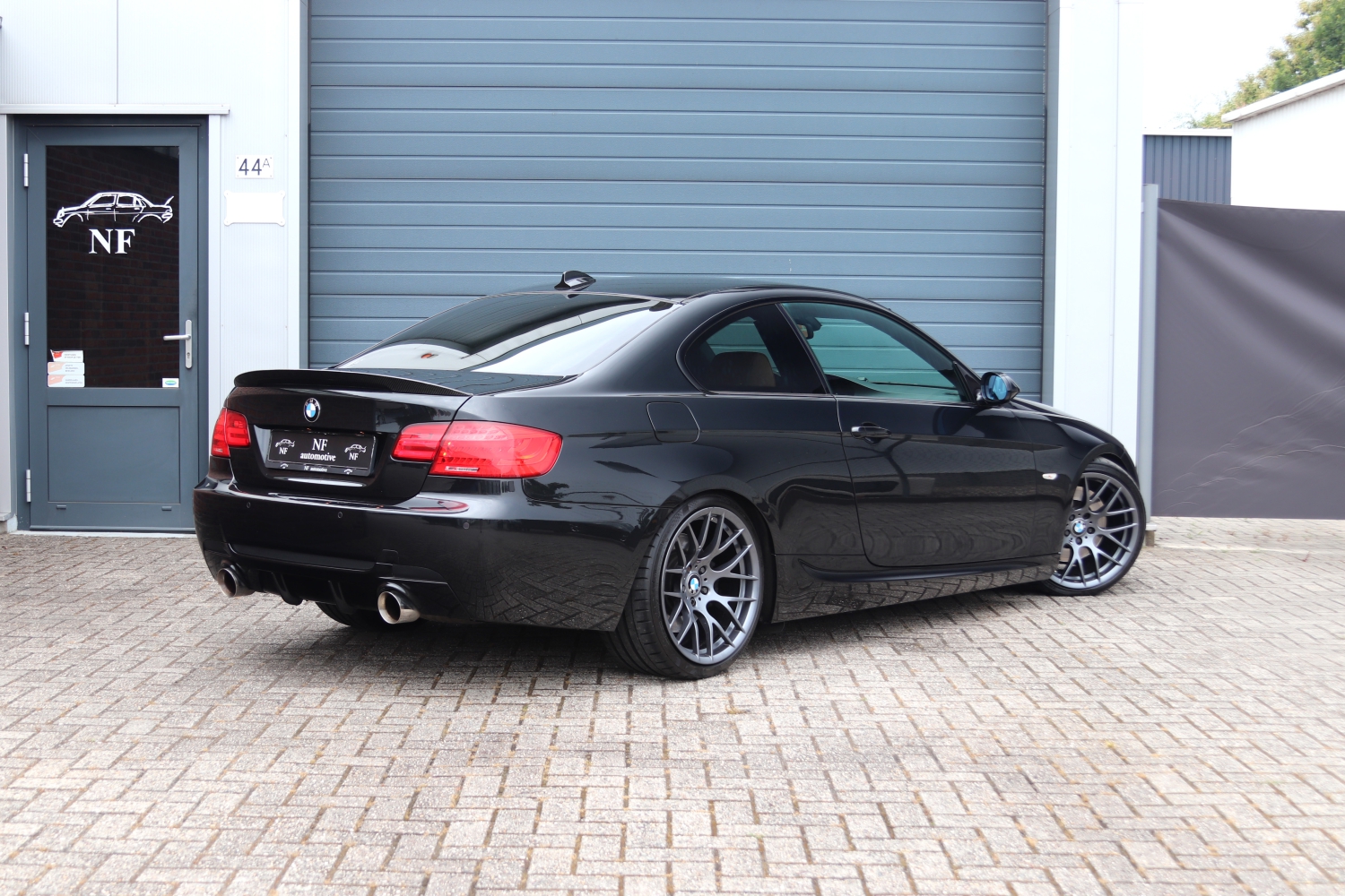 BMW-335i-Coupe-E92-2006-9SVB03-005.JPG