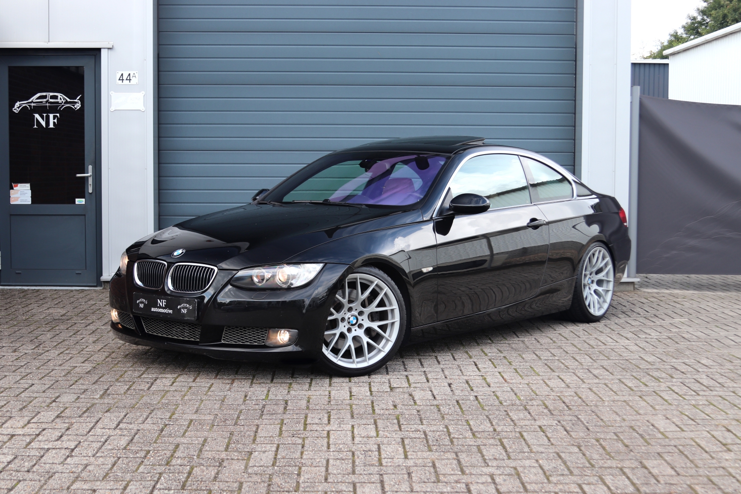 BMW-335i-Coupe-E92-2007-84TRPJ-001.JPG