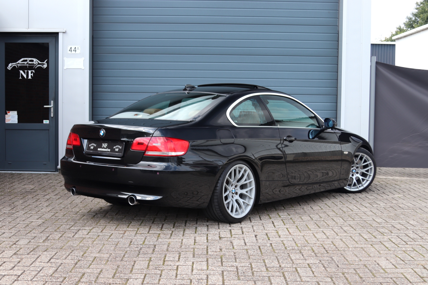 BMW-335i-Coupe-E92-2007-84TRPJ-016.JPG