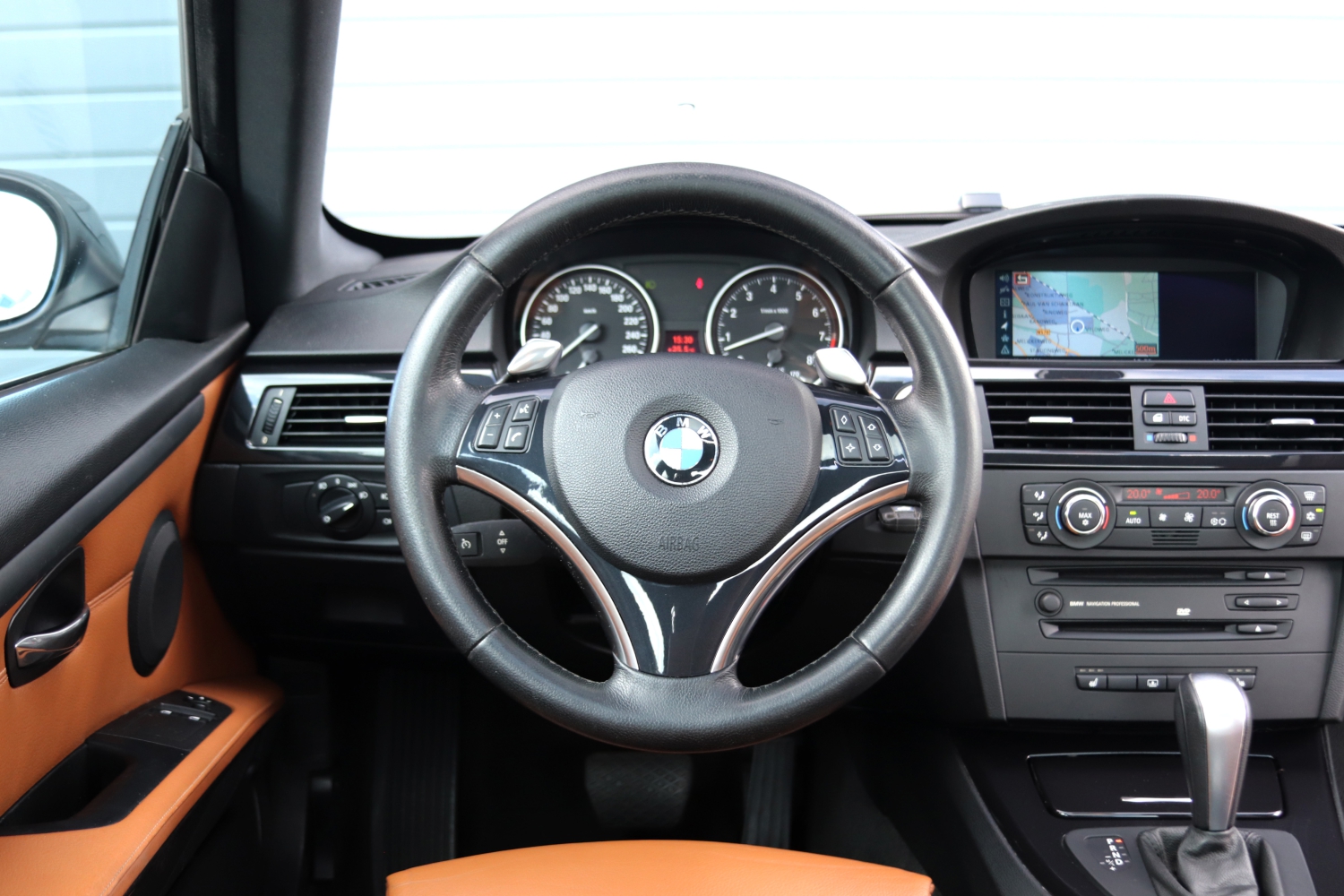 BMW-335i-Coupe-E92-2007-84TRPJ-020.JPG
