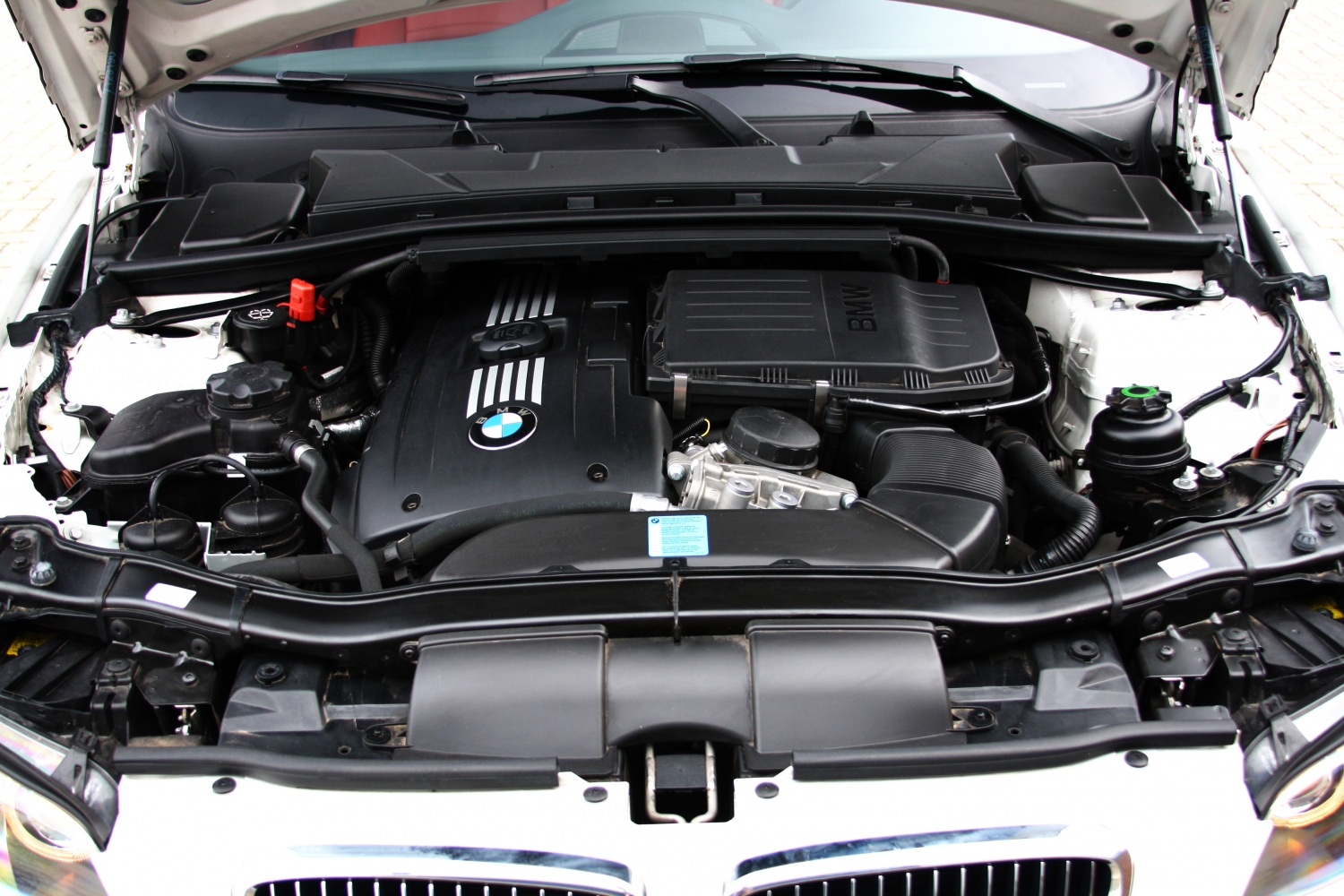 BMW-335i-Coupe-E92-2009-080.JPG