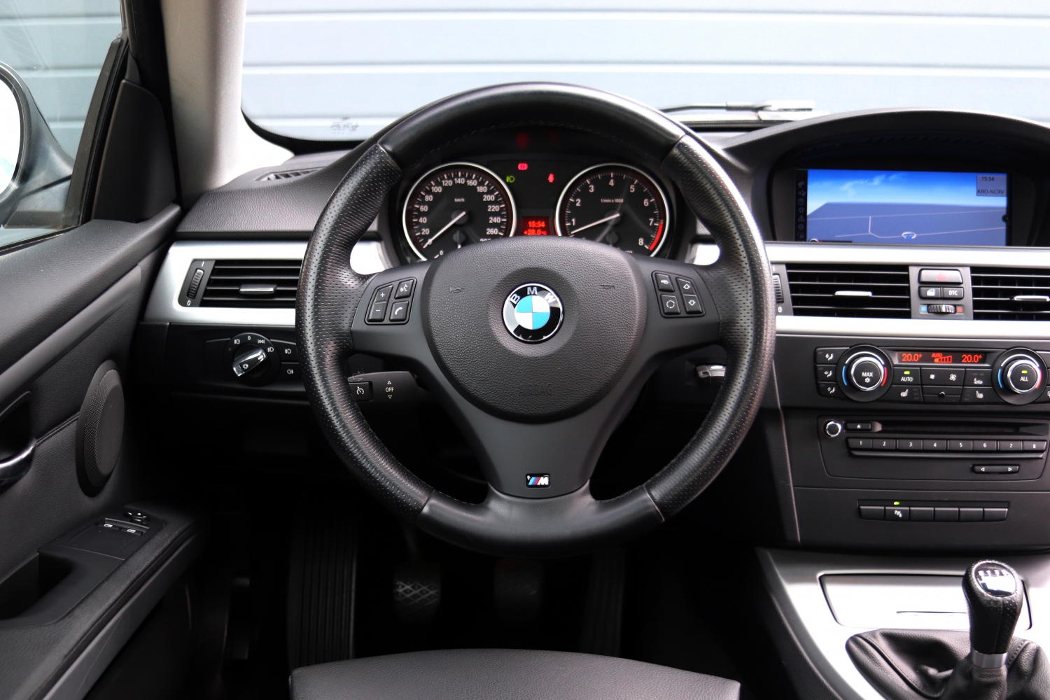 BMW-335i-Coupe-E92-LCI-Hand-2010-016.JPG