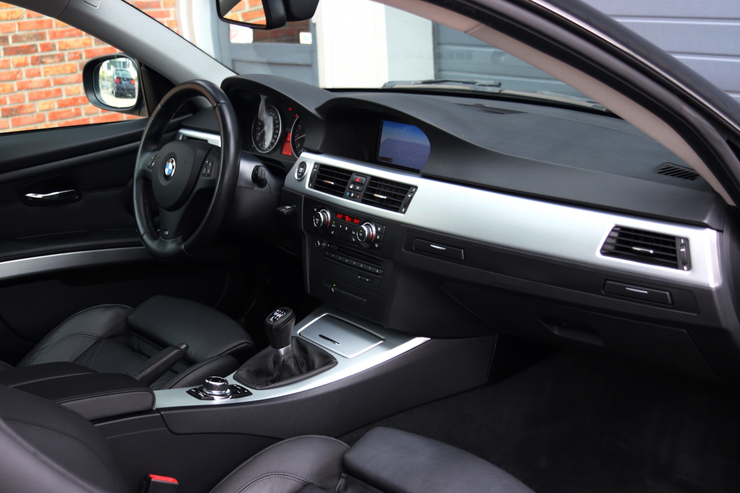 BMW-335i-Coupe-E92-LCI-Hand-2010-027.JPG