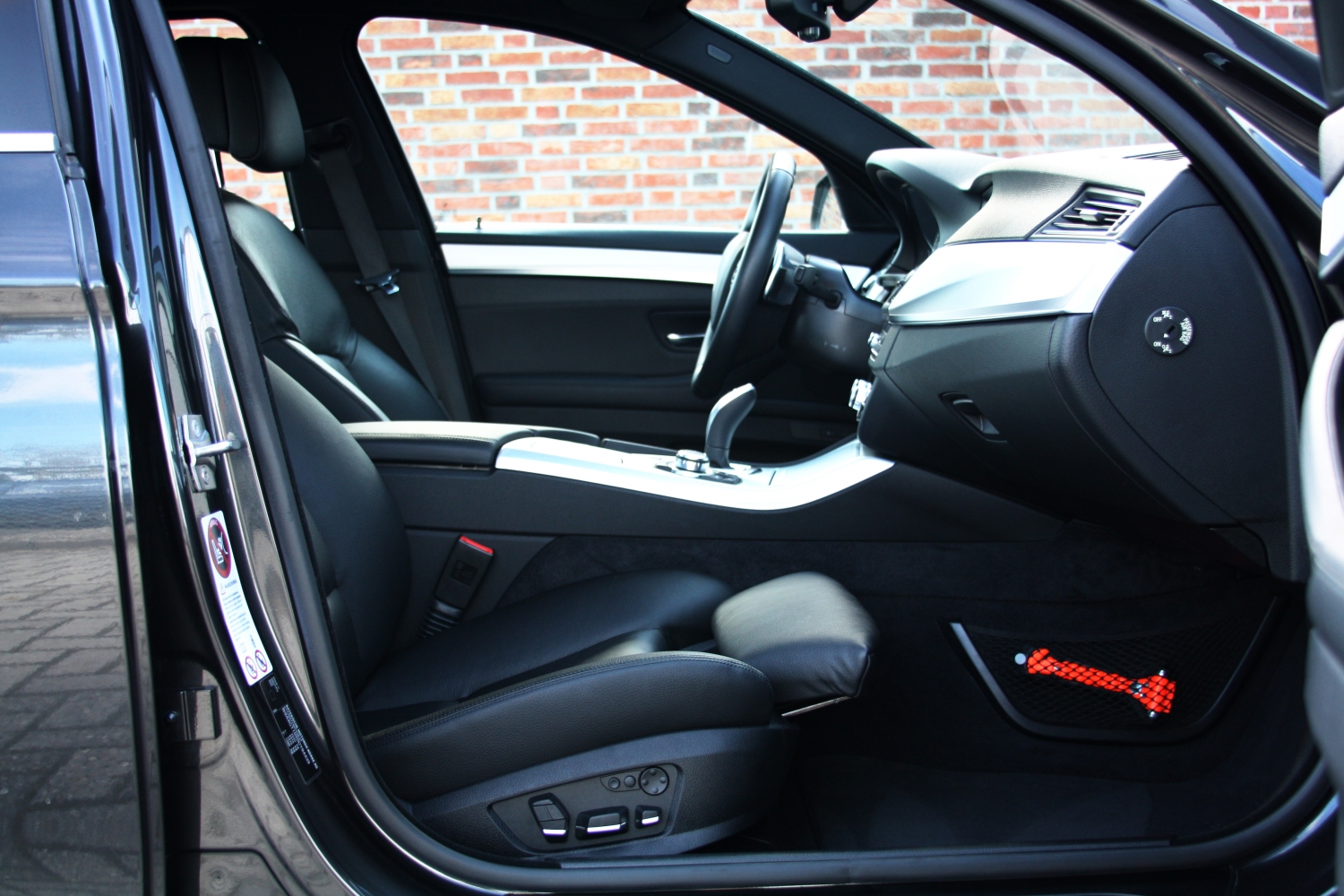 BMW-520i-F10-2013-032.JPG