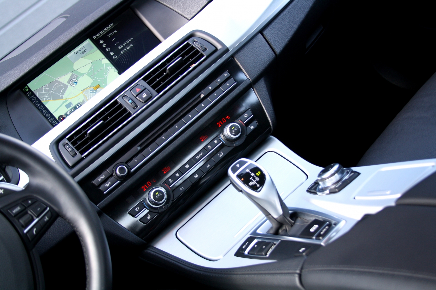 BMW-520i-F10-2013-051.JPG