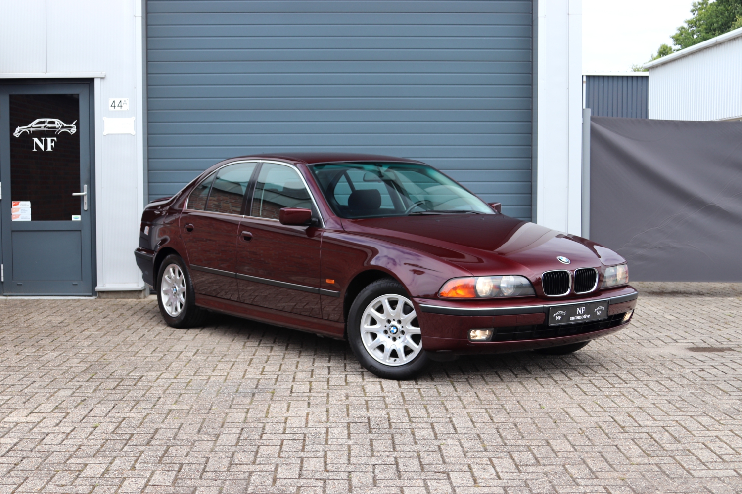 BMW-520i-Sedan-E39-1997-RSZF47-008.JPG