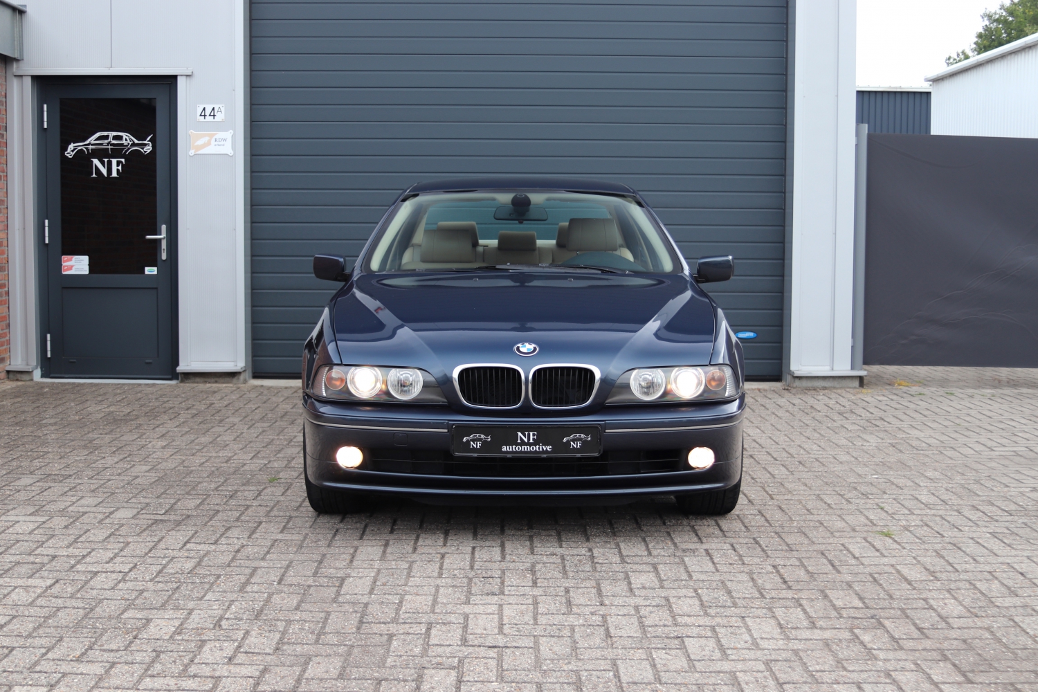 BMW-520i-Sedan-E39-2003-41NBNF-002.JPG