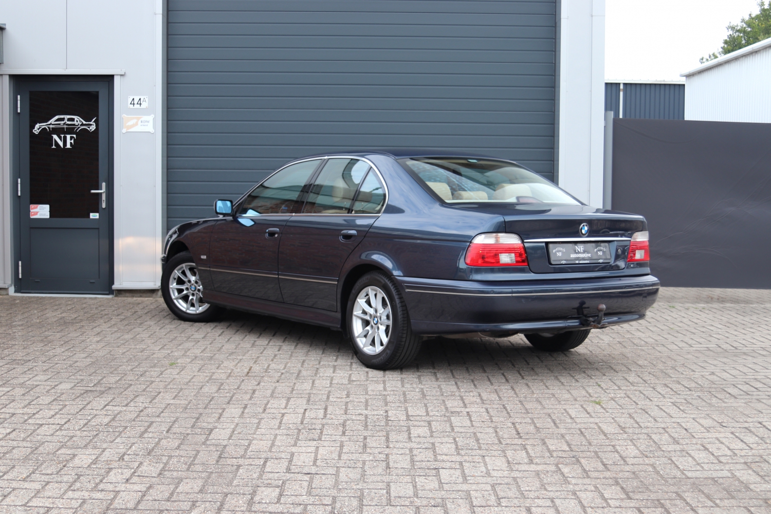 BMW-520i-Sedan-E39-2003-41NBNF-011.JPG