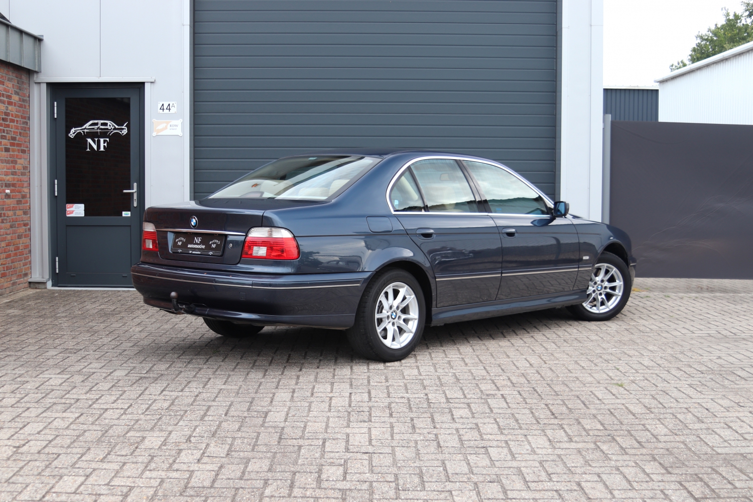 BMW-520i-Sedan-E39-2003-41NBNF-018.JPG
