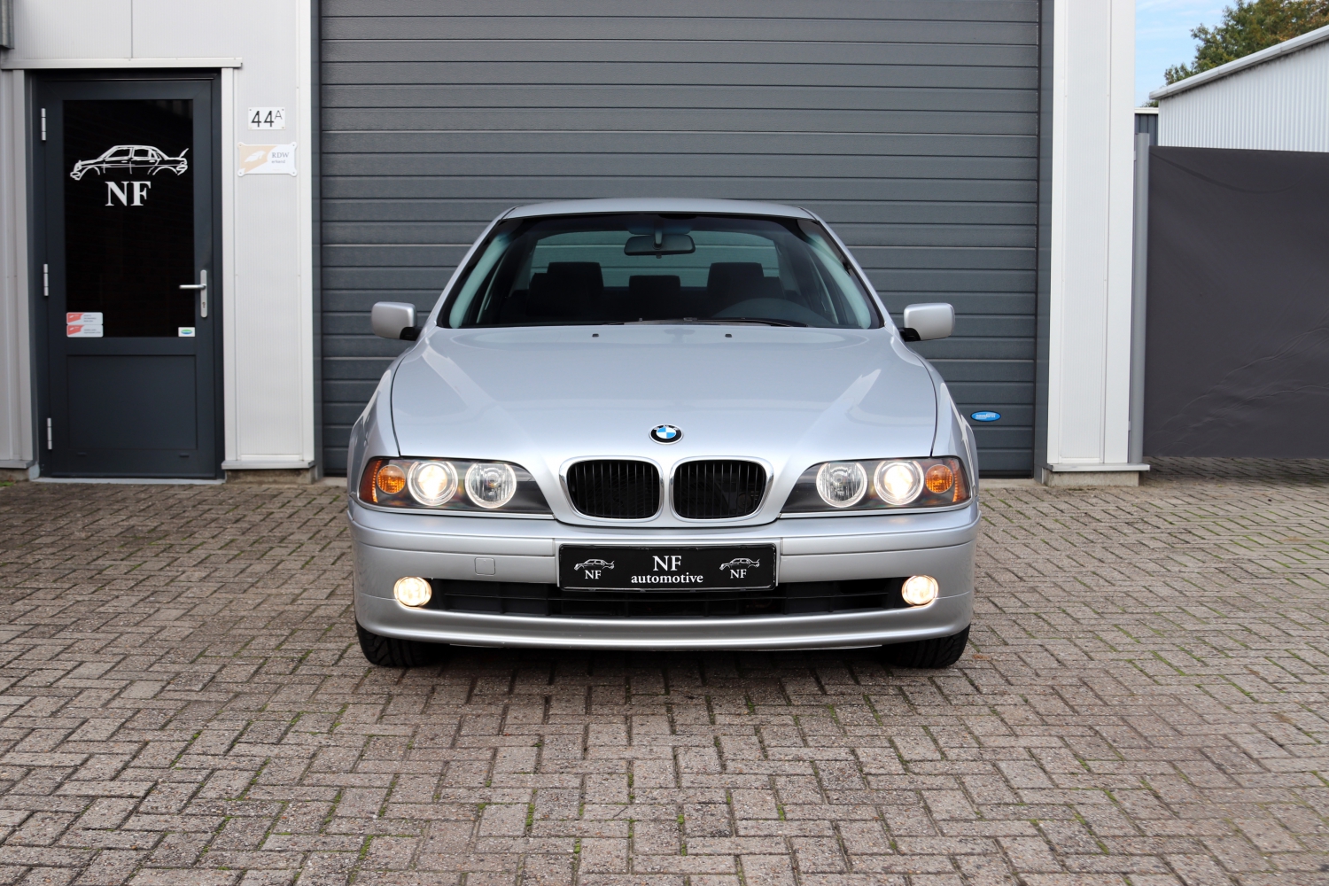 BMW-520i-Sedan-E39-2003-G264FT-090.JPG