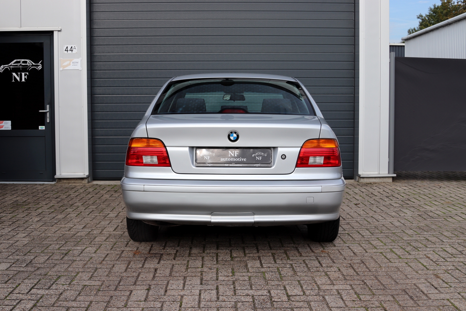 BMW-520i-Sedan-E39-2003-G264FT-106.JPG